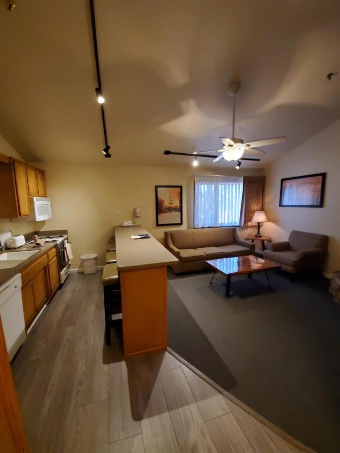 Getaways At Snow Lodge *