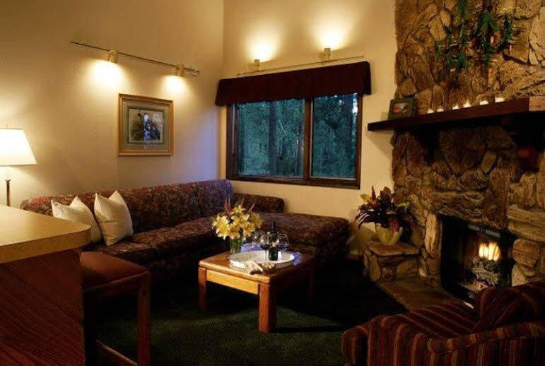 Getaways At Snow Lodge