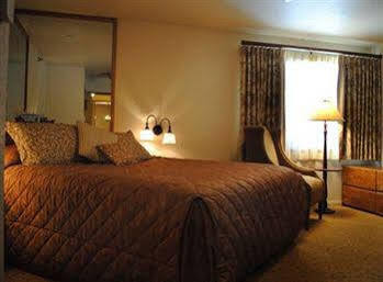 Getaways At Snow *